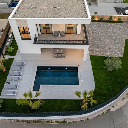 Vila Goran Privlaka